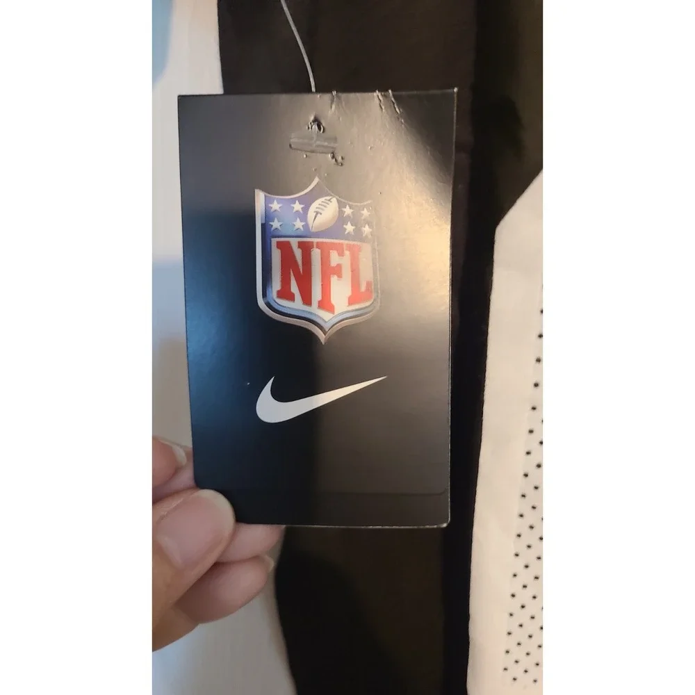 The Nike Tee Youth Medium‎ 10/12 Cleveland Brown Chubb